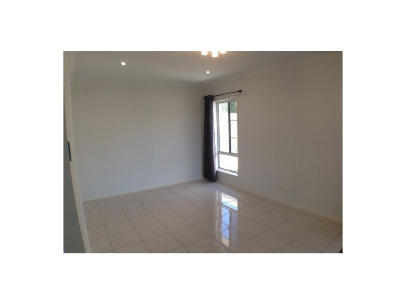 44 Stanaway Place, Bellbowrie QLD 4070