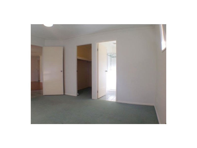 4 Goomburra Court, Forest Lake QLD 4078