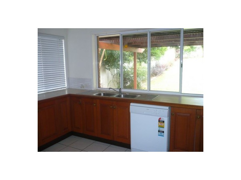 8 Baikal Place, Westlake QLD 4074