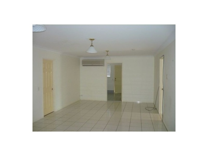 8 Baikal Place, Westlake QLD 4074