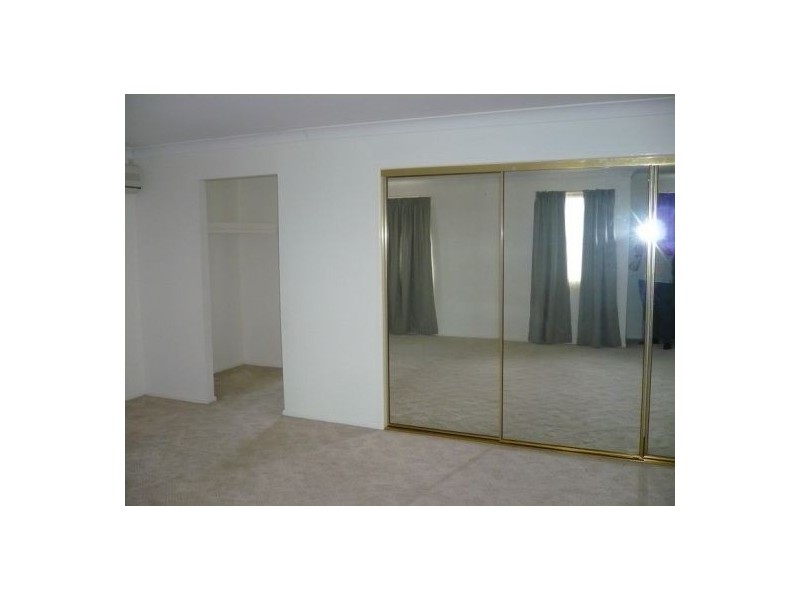 8 Baikal Place, Westlake QLD 4074