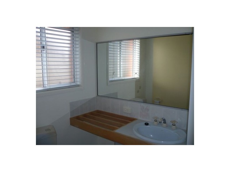 8 Baikal Place, Westlake QLD 4074