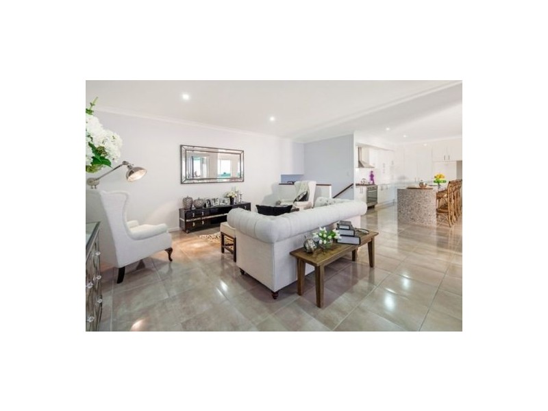 30 Dray Court, Riverhills QLD 4074