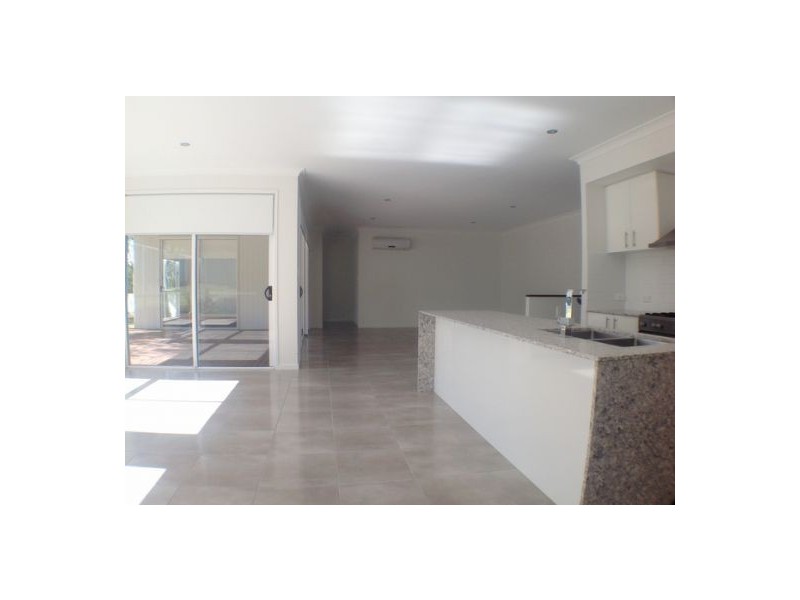 30 Dray Court, Riverhills QLD 4074