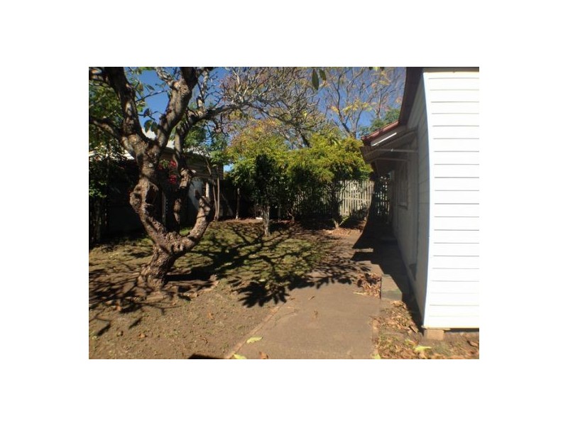 103 Chermside Road, East Ipswich QLD 4305