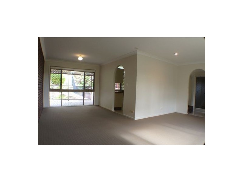 28 Eurabbie Street, Middle Park QLD 4074