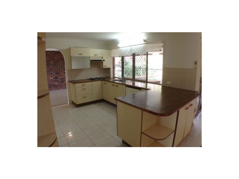 28 Eurabbie Street, Middle Park QLD 4074