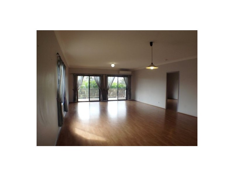 4 Selkirk Close, Oxley QLD 4075