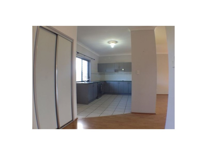 4 Selkirk Close, Oxley QLD 4075