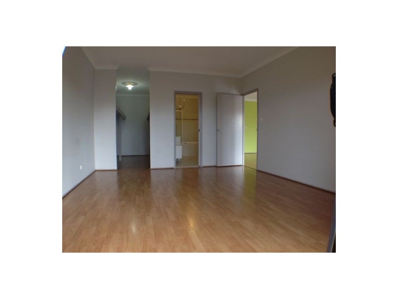 4 Selkirk Close, Oxley QLD 4075