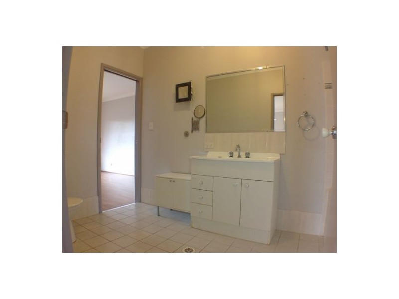 4 Selkirk Close, Oxley QLD 4075