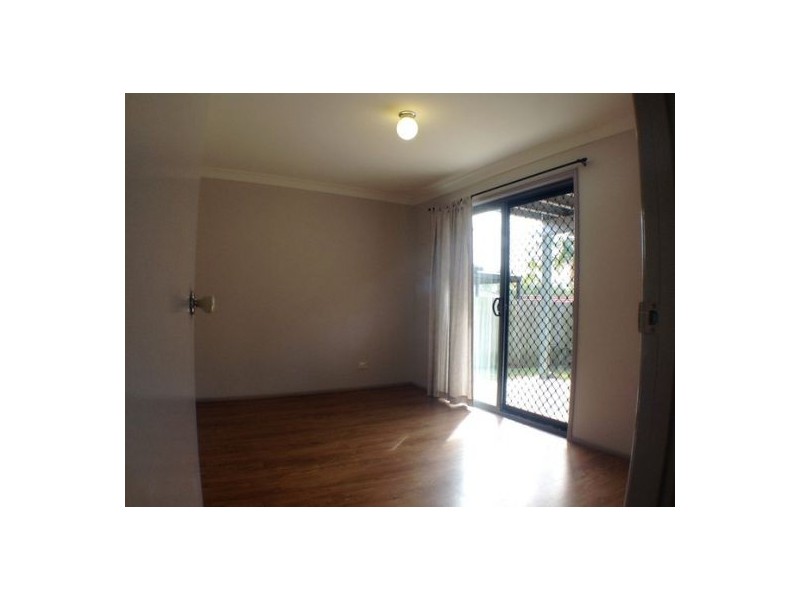 4 Selkirk Close, Oxley QLD 4075