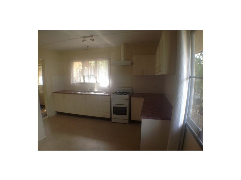 13 Wills Street, Leichhardt QLD 4305