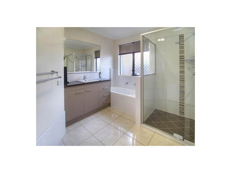 12 Barrington Street, Springfield Lakes QLD 4300