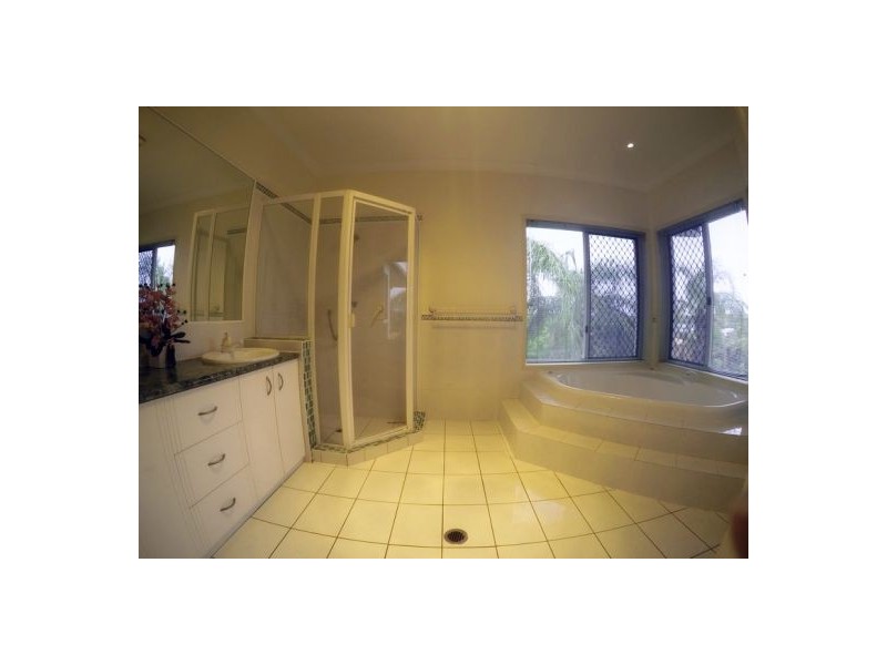 19 Bowles Street, Mount Ommaney QLD 4074