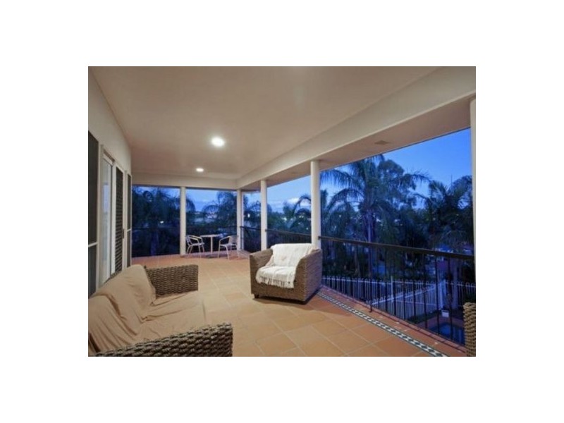 19 Bowles Street, Mount Ommaney QLD 4074