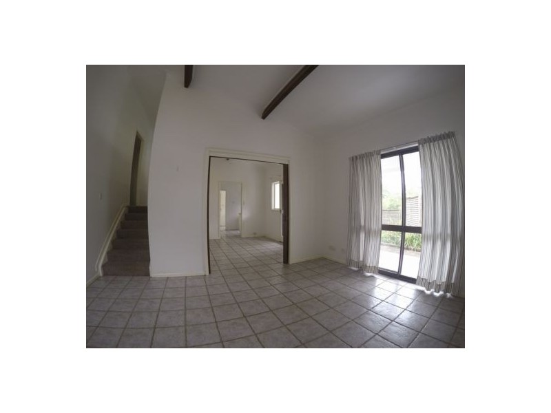 12 Jillian Street, Chapel Hill QLD 4069