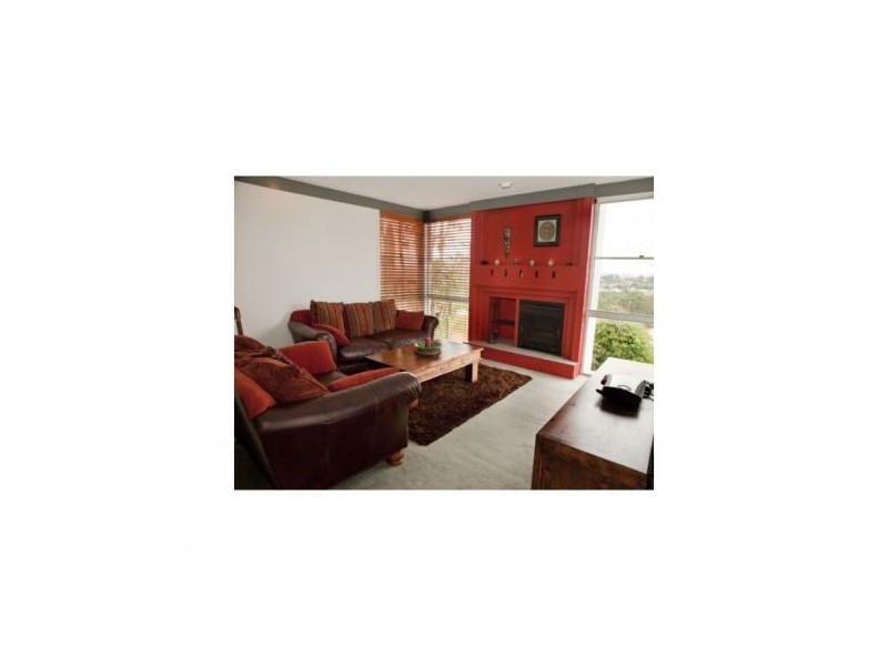 60 Dovetree Crescent, Sinnamon Park QLD 4073