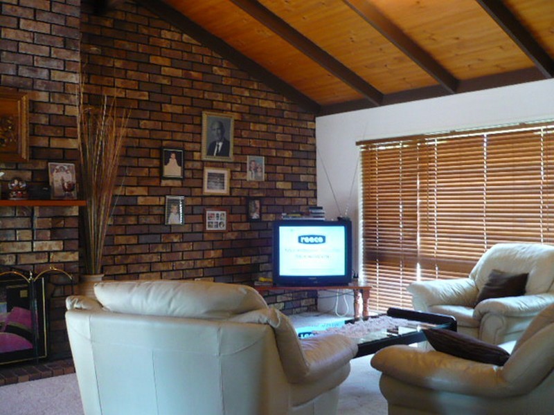 1 Marconi Close, Jamboree Heights QLD 4074