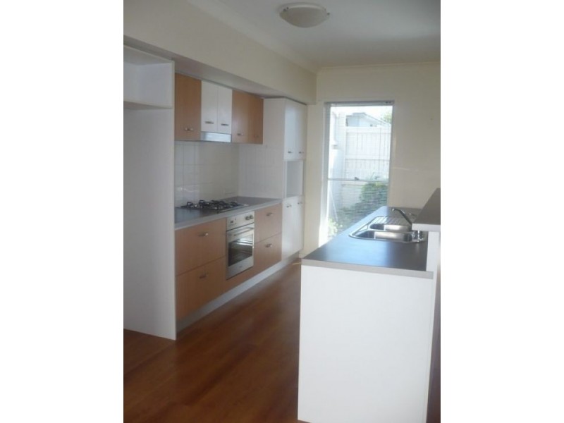 9 Central Avenue, Mount Ommaney QLD 4074