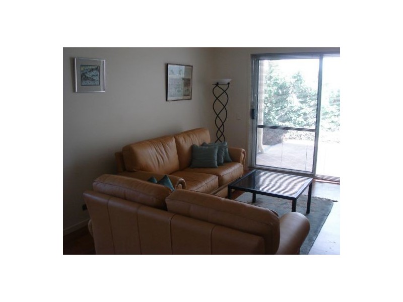 9 Central Avenue, Mount Ommaney QLD 4074