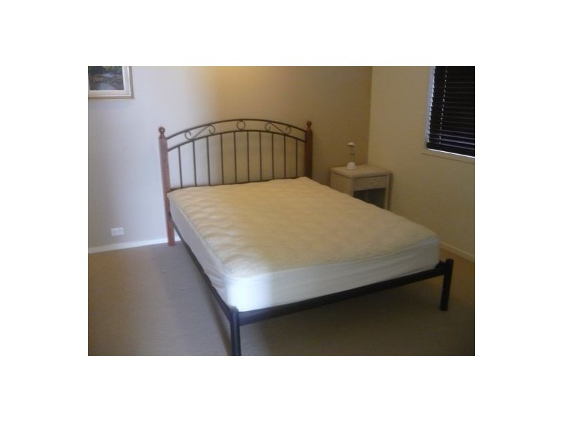 9 Central Avenue, Mount Ommaney QLD 4074