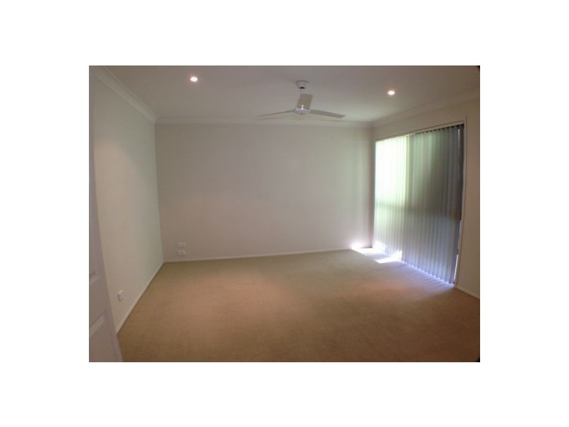 17 Jetty Walk, Forest Lake QLD 4078