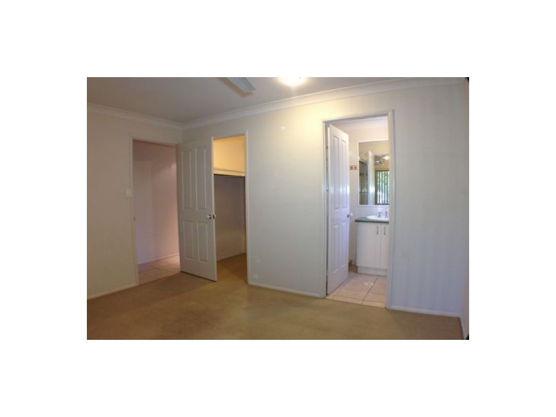 17 Jetty Walk, Forest Lake QLD 4078