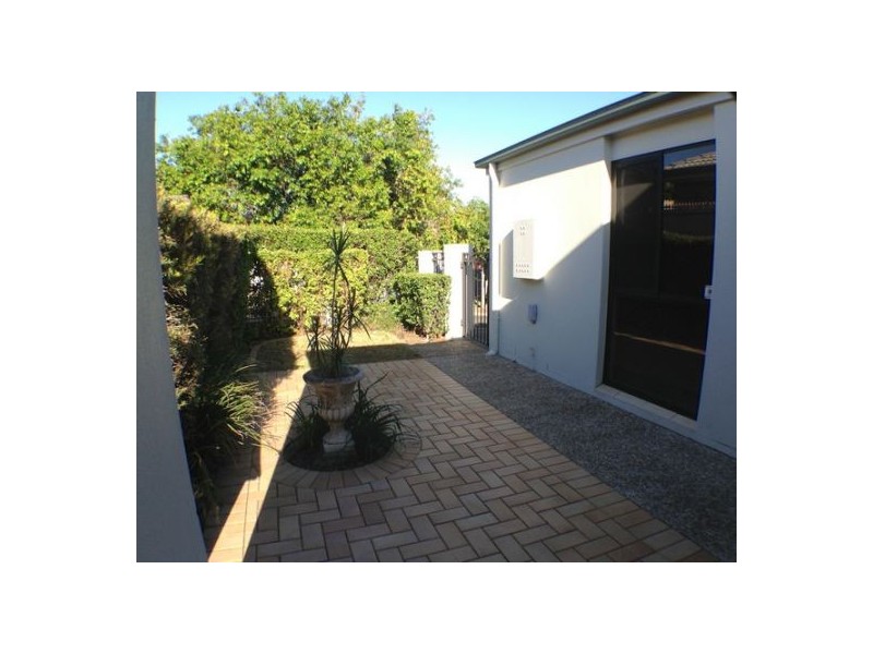 17 Jetty Walk, Forest Lake QLD 4078