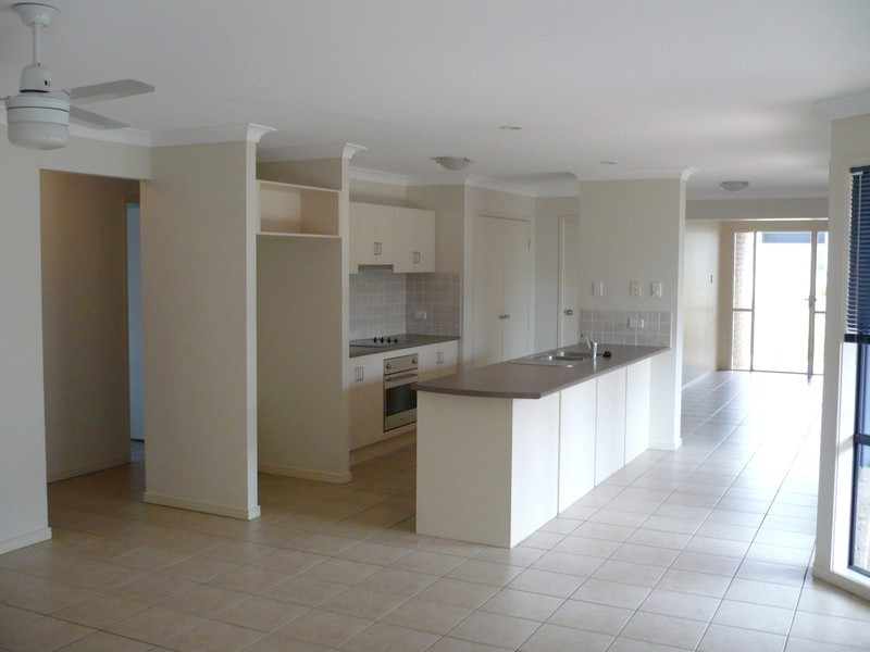 1 0 Gilberton Crescent, Forest Lake QLD 4078