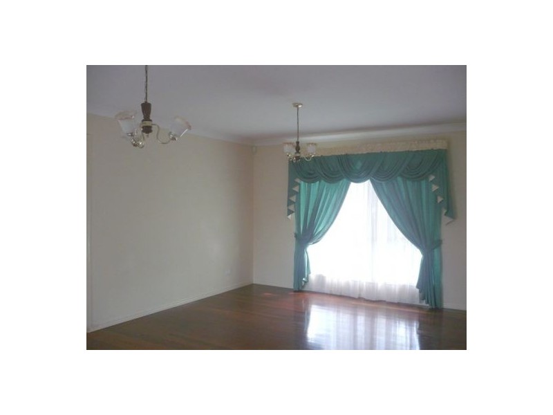 11 Burnside Crescent, Westlake QLD 4074