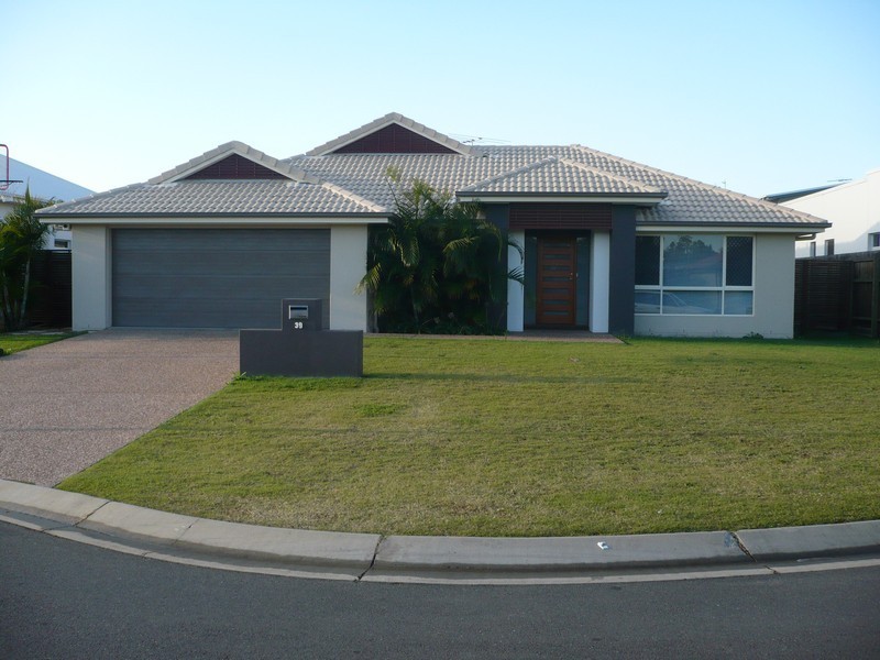 39 Barcoo Crescent, Sinnamon Park QLD 4073