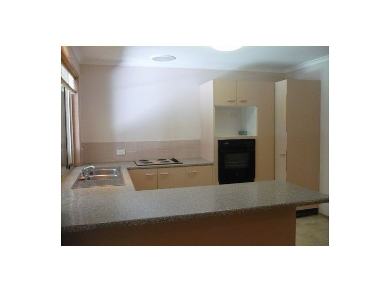 4 Lindesay Court, Sinnamon Park QLD 4073