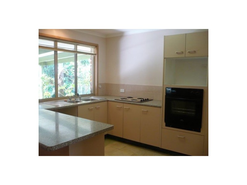 4 Lindesay Court, Sinnamon Park QLD 4073