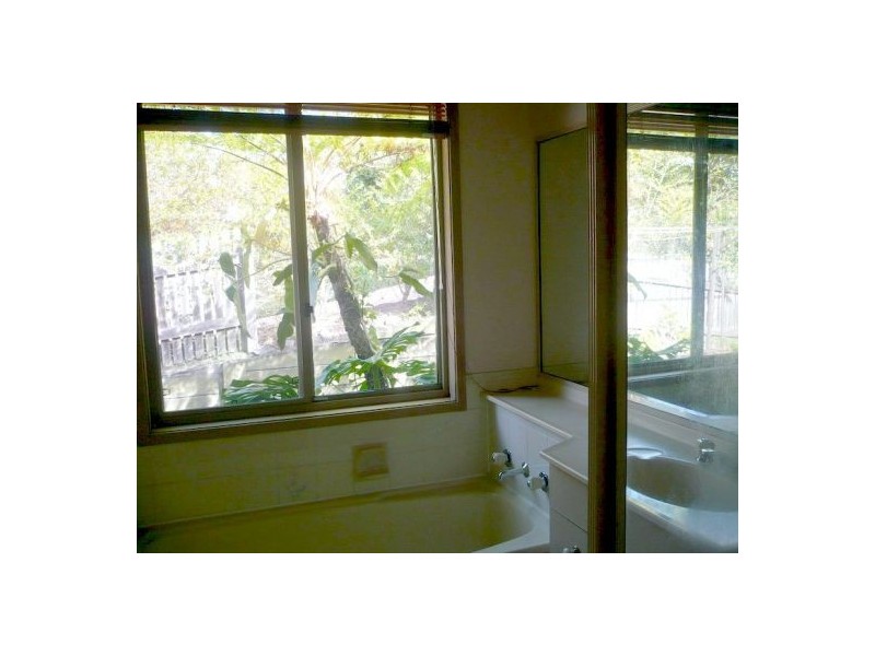 4 Lindesay Court, Sinnamon Park QLD 4073