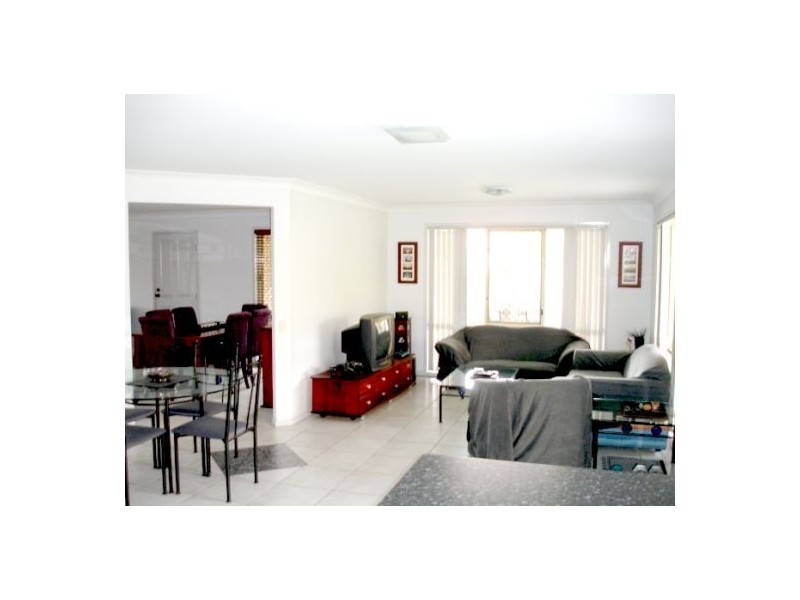 102 McPherson Road, Sinnamon Park QLD 4073