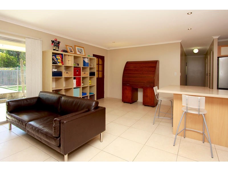 16 Aneto Street, Riverhills QLD 4074