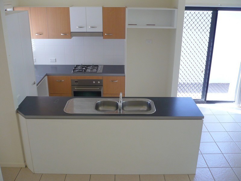 7 4  Greenway Circuit, Mount Ommaney QLD 4074