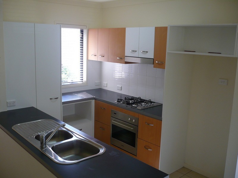 7 4  Greenway Circuit, Mount Ommaney QLD 4074