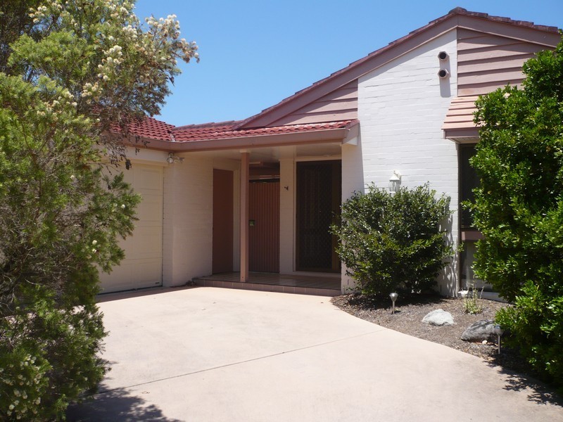2 Waigen Close, Westlake QLD 4074