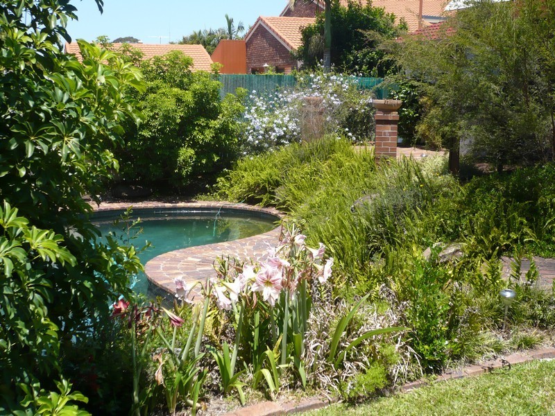 2 Waigen Close, Westlake QLD 4074