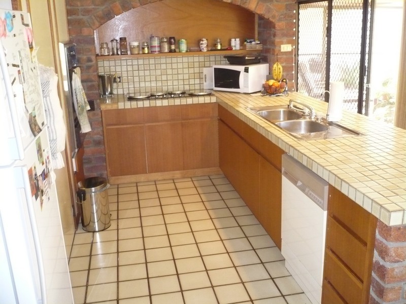 2 Waigen Close, Westlake QLD 4074