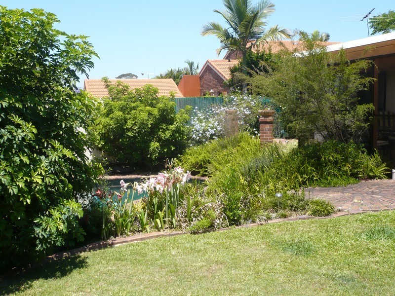 2 Waigen Close, Westlake QLD 4074