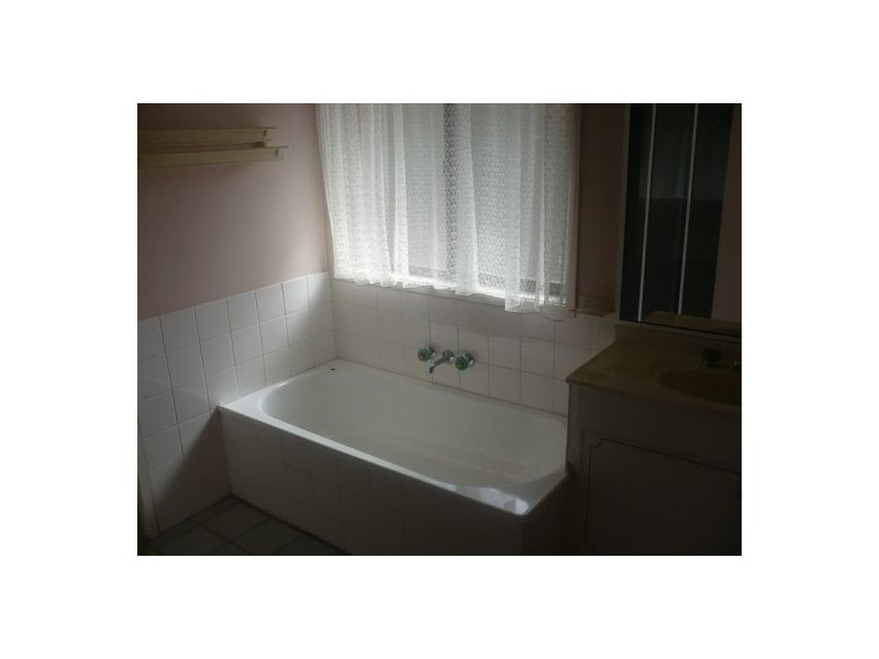 26 Loddon Street, Riverhills QLD 4074