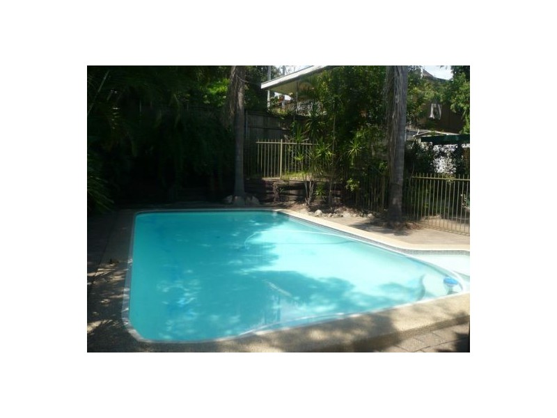 1 Kewarra Street, Kenmore QLD 4069