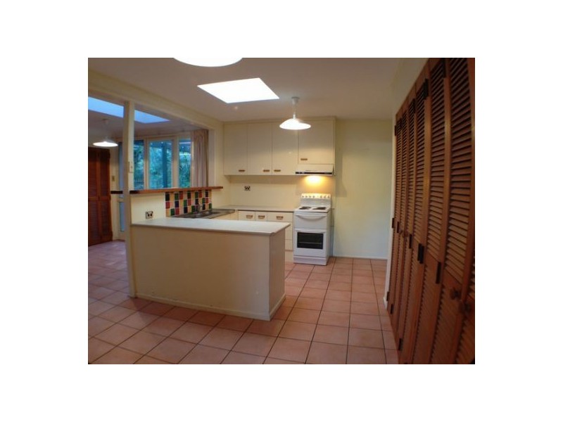 1 Kewarra Street, Kenmore QLD 4069