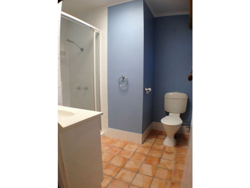 1 Kewarra Street, Kenmore QLD 4069