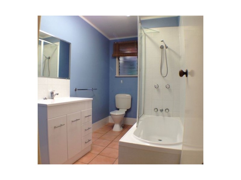 1 Kewarra Street, Kenmore QLD 4069