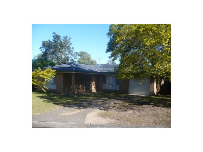 4 Apunya Close, Riverhills QLD 4074