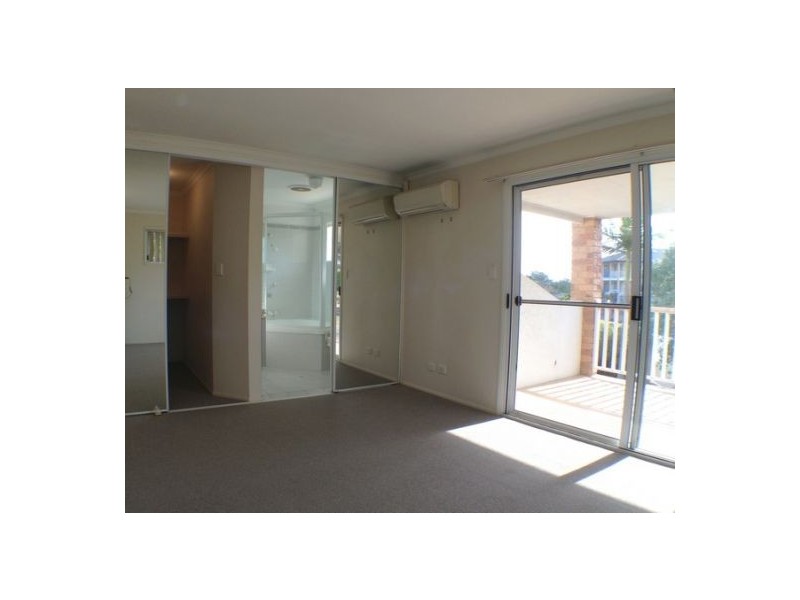 1/1 Abel Smith Crescent, Mount Ommaney QLD 4074